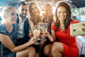 aperitivo in limousine per una festa di laurea
