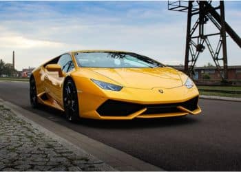 foto di una lamborghini huracan